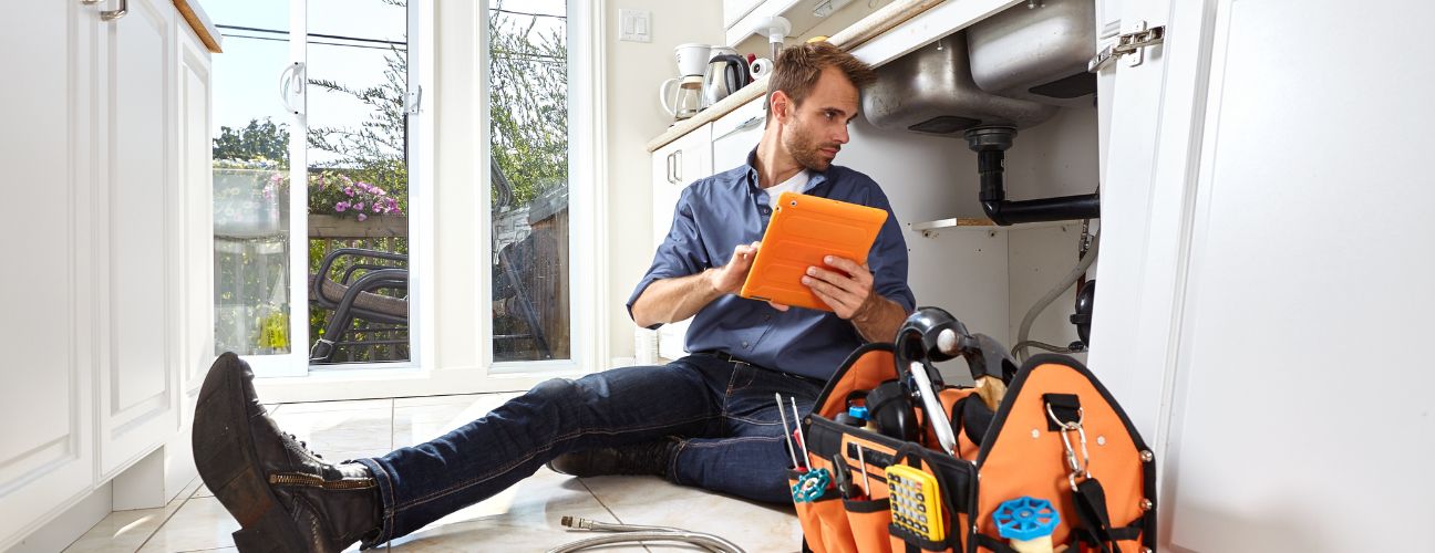 Signs You Need to Call an Emergency Plumber Immediately