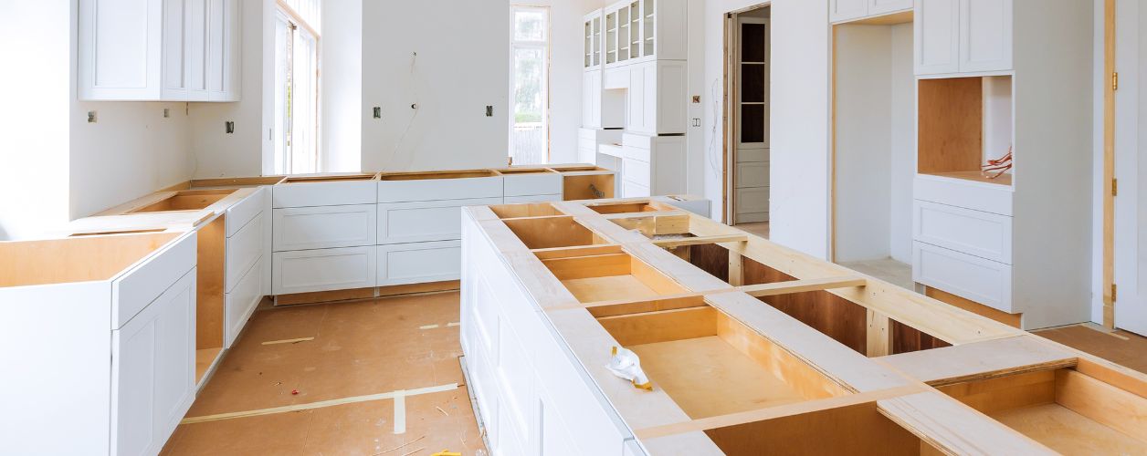 Modular vs. Custom Kitchens: Which Saves More?