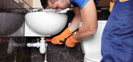 How to Fix a Clogged Toilet